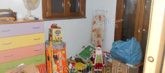 5 rooms Apartment in Pomezia, Italy No. 192031 18