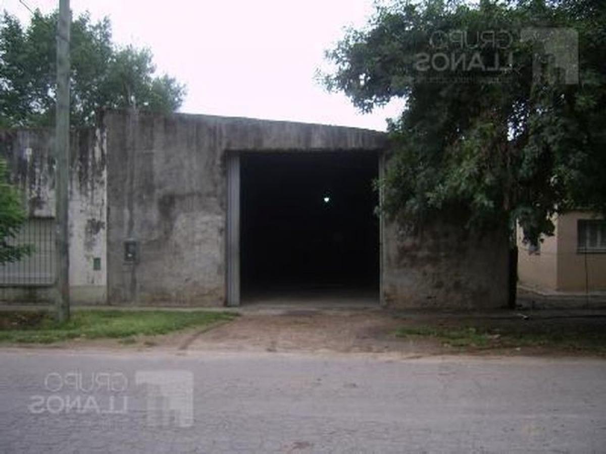 Propiedad comercial en Luján, Argentina No. 23952