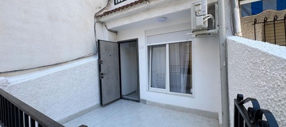 2 bedrooms Bungalow in Torrevieja, Spain No. 149444 2