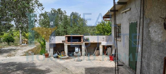 5 rooms Villa in Noto, Italy No. 142984 30