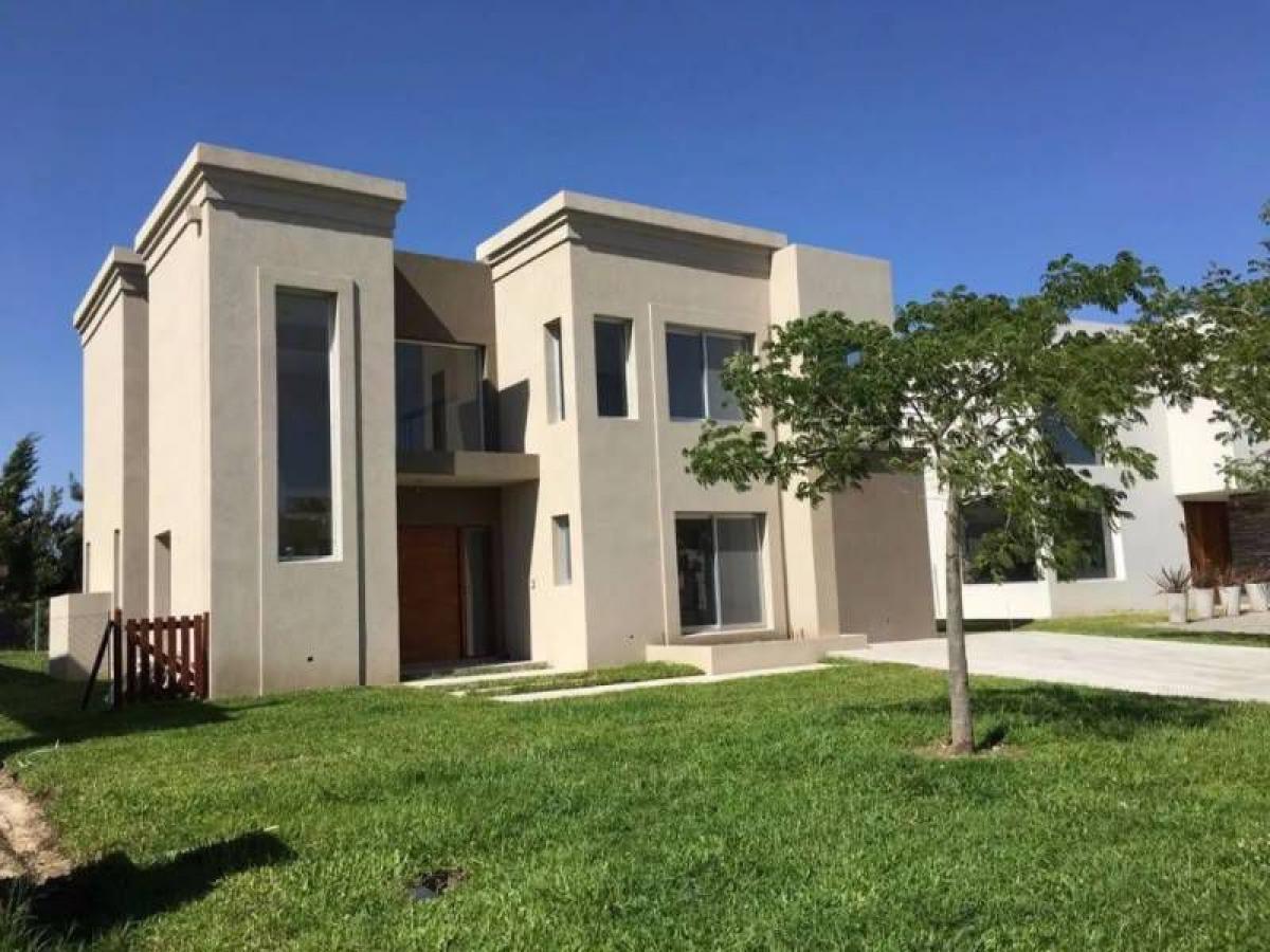 4 bedrooms House in Tigre, Argentina No. 8924