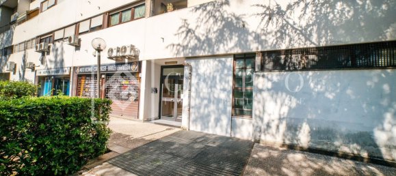 Квартира с 4 спальнями в Рим, Италия № 377744 3