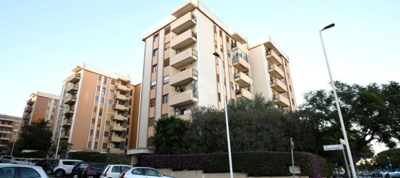 3 rooms Apartment in Cagliari, Italy No. 2010 37