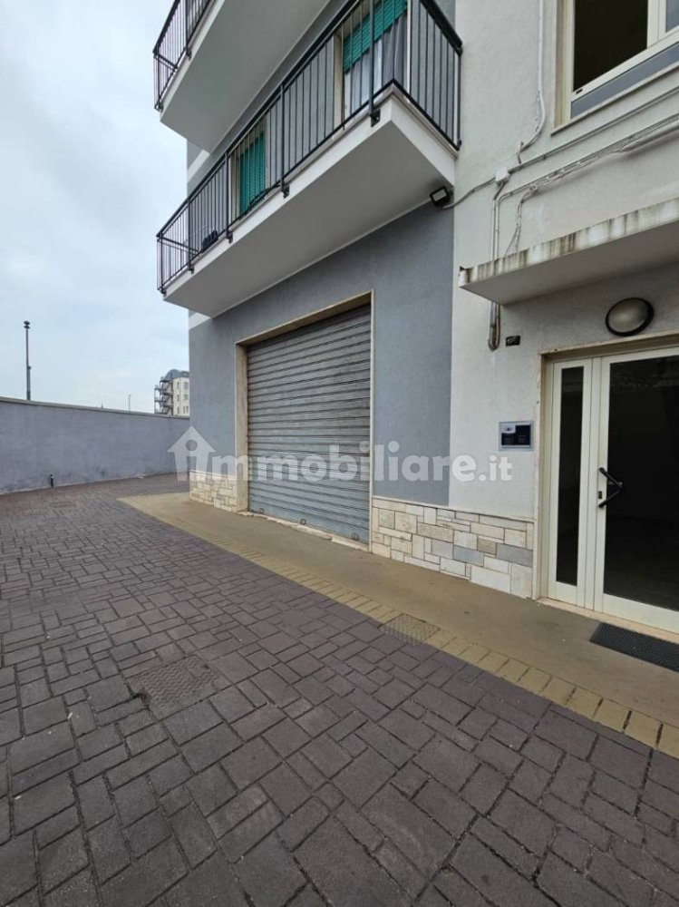 Lagerhaus in Pescara, Italy 200m², Nr. 339889