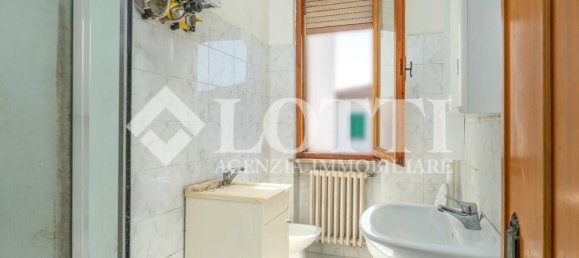 4 bedrooms Apartment in Pontedera, Italy No. 376379 12