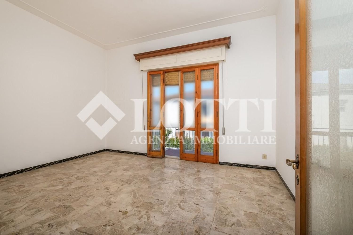 4 bedrooms Apartment in Pontedera, Italy No. 376379