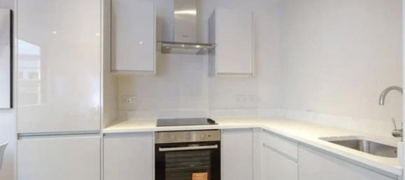 Studio in Harrow, United Kingdom No. 754 4