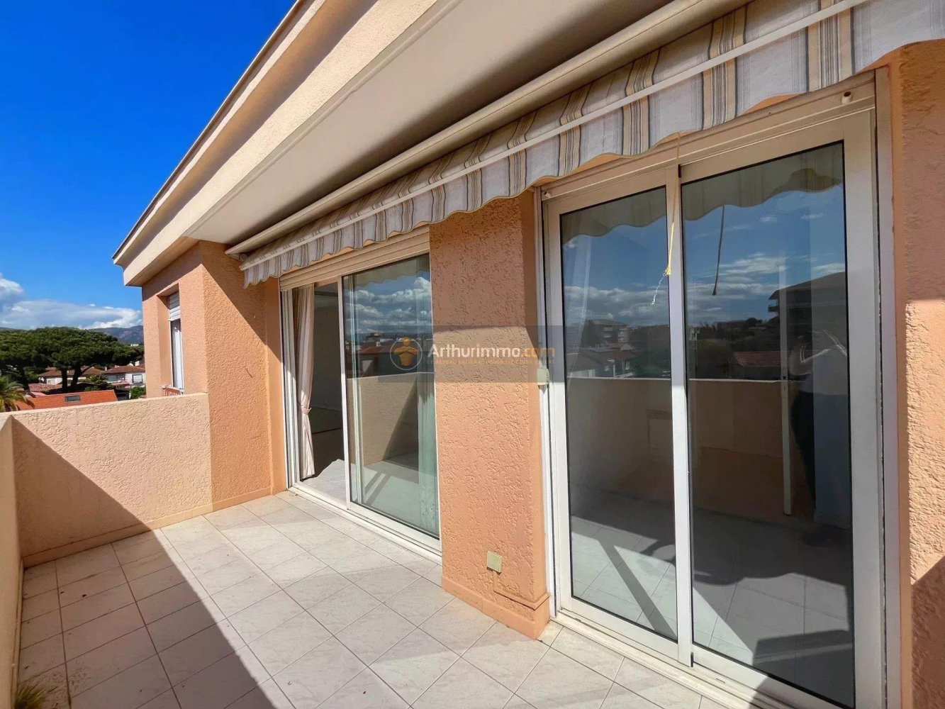 Apartamento T3 em Saint-Raphael, France N.º 353229