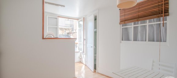 Studio in Paris, France No. 143232 4