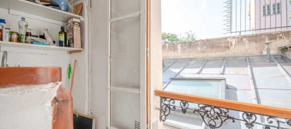 Studio in Paris, France No. 143232 6