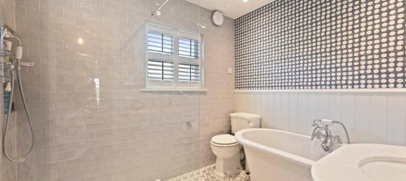 5 bedrooms House in London, United Kingdom No. 3821 8