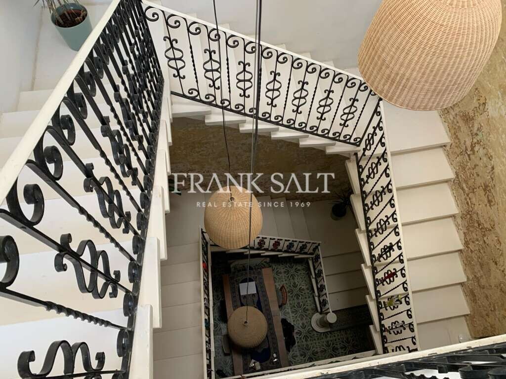 4 bedrooms Townhouse in Victoria, Malta No. 6059