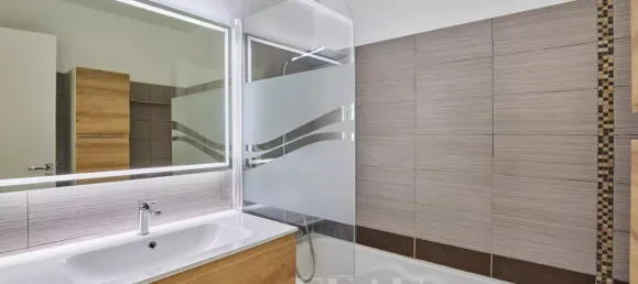 2 bedrooms Apartment in Paris, France No. 149217 7