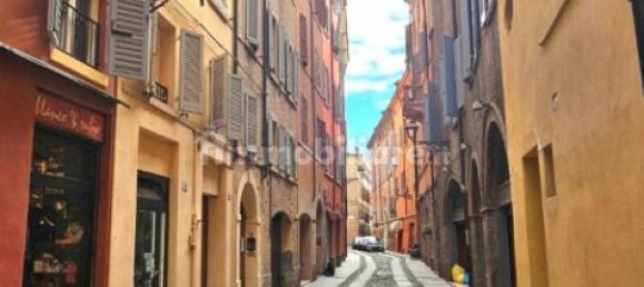 2 bedrooms Apartment in Modena, Italy No. 209665 3