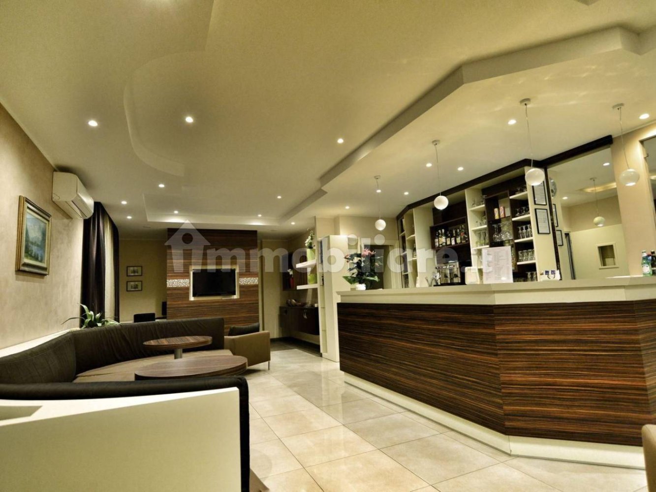 1200m² Commercial property in Toscolano Maderno, Italy No. 312653