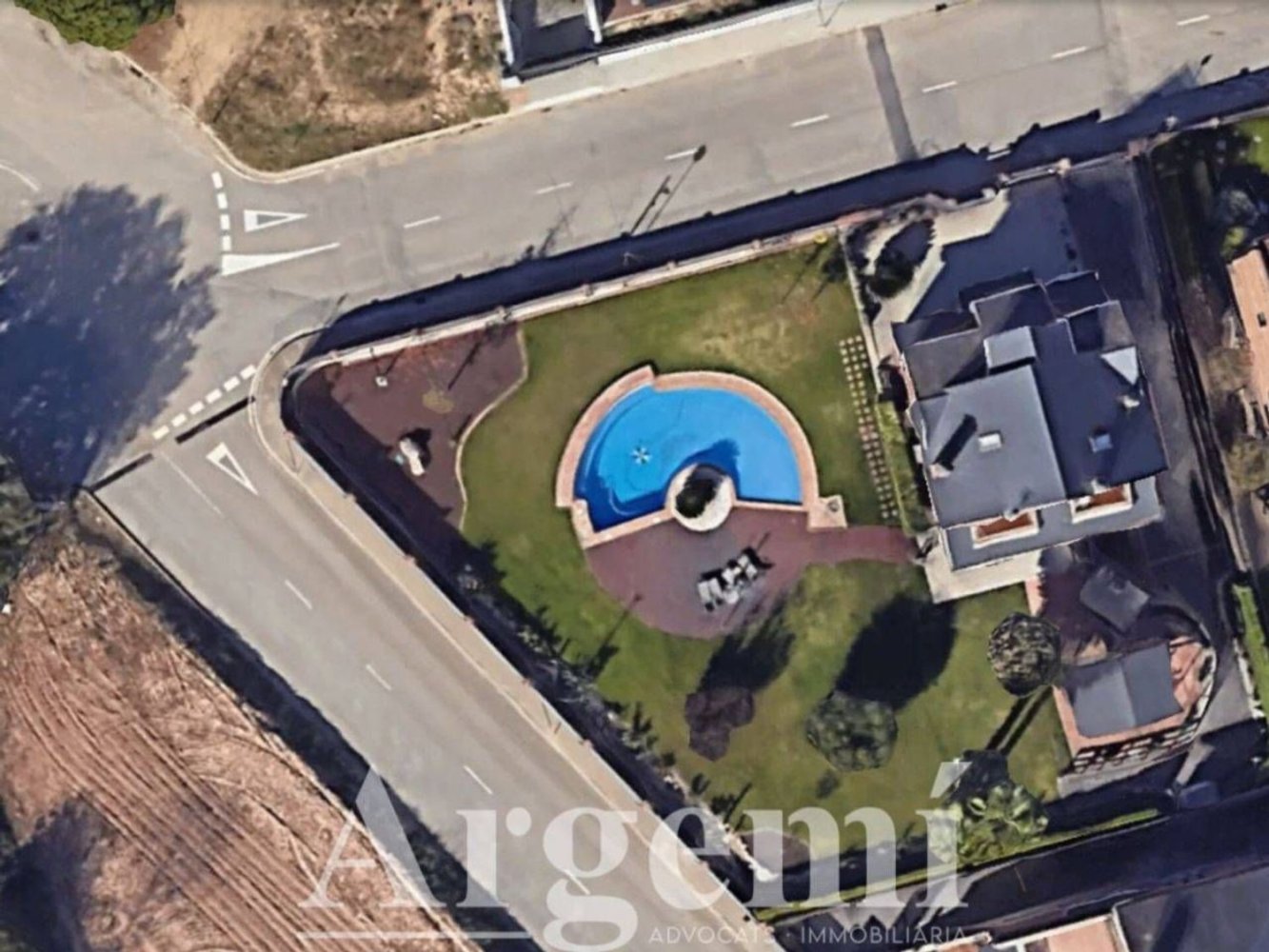 831m² Land in Palau-Solita I Plegamans, Spain No. 71743