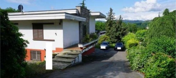 10 rooms Apartment in Gozzano, Italy No. 7515 4