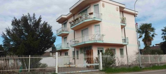 5 rooms Apartment in Meda, Italy No. 7710 11