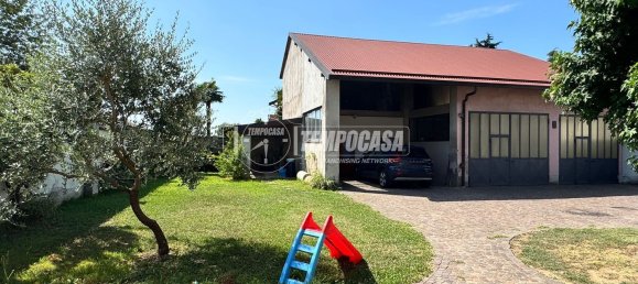 2-salle Duplex à Ossona, Italy No. 287579 22