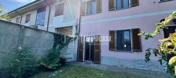 2-salle Duplex à Ossona, Italy No. 287579 30