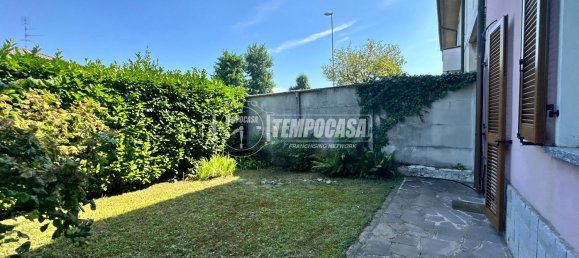 2-salle Duplex à Ossona, Italy No. 287579 29