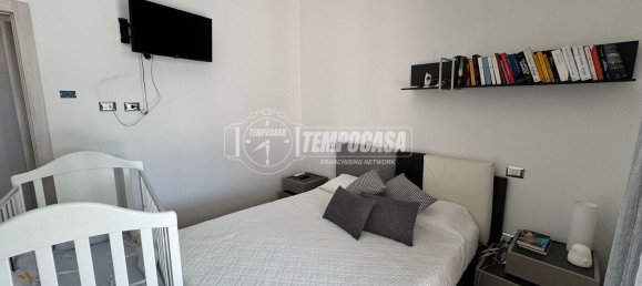 2-salle Duplex à Ossona, Italy No. 287579 13