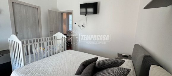 2-salle Duplex à Ossona, Italy No. 287579 15