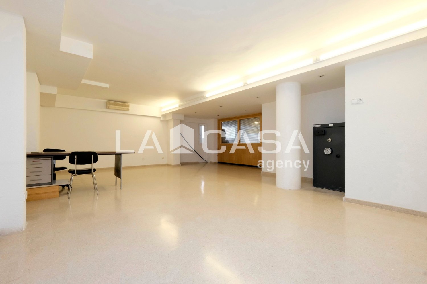 138m² Commercial property in Barcelona, Spain No. 175533