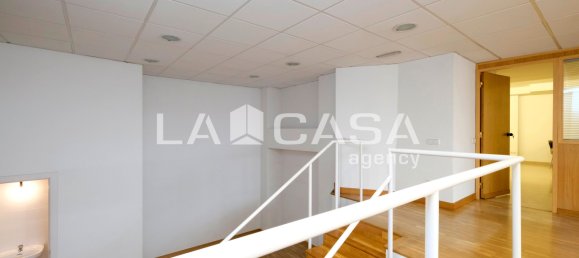 138m² Commercial property in Barcelona, Spain No. 175533 23