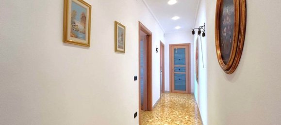 3-salle Appartement à Triggiano, Italy No. 21391 10