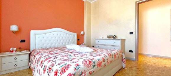 3-salle Appartement à Triggiano, Italy No. 21391 21