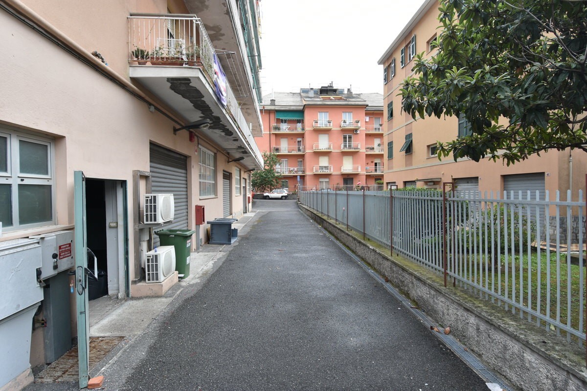 Almacén en Genoa, Italy 465 m² No. 135834