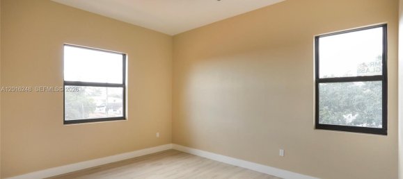 3 dormitorios villa en alquiler en Miami, Miami-Dade, Florida, USA № 614934 3