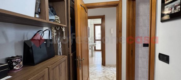 6-Zimmer Wohnung in Taranto, Italy, Nr. 122000 5