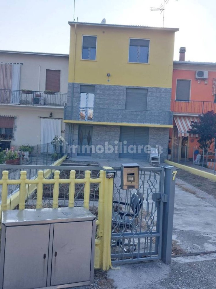 2 Schlafzimmer Villa in Borgo Mantovano, Italy, Nr. 258083
