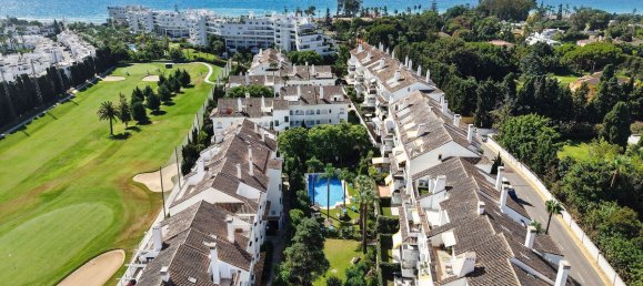 Apartamento de 3 dormitorios en Marbella, Spain No. 138626 32