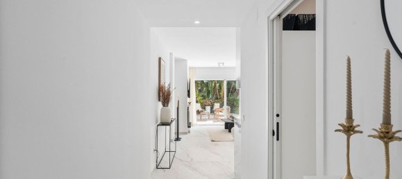 Apartamento de 3 dormitorios en Marbella, Spain No. 138626 3