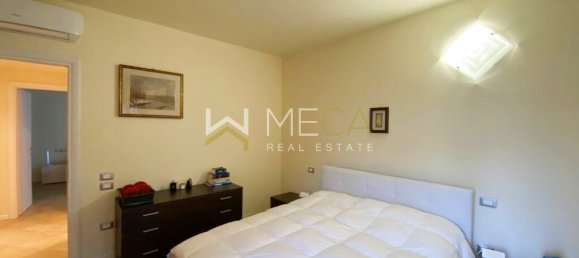 Apartamento de 2 dormitorios en Desenzano del Garda, Italy No. 119380 11