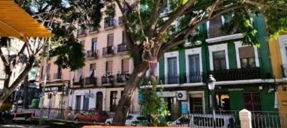 Propriété commerciale à Alicante, Spain 145m² No. 85670 19