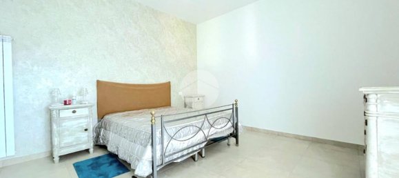 2 bedrooms Apartment in Naples, Italy No. 155364 4