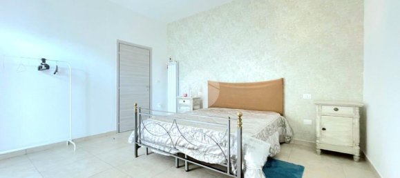 2 bedrooms Apartment in Naples, Italy No. 155364 5