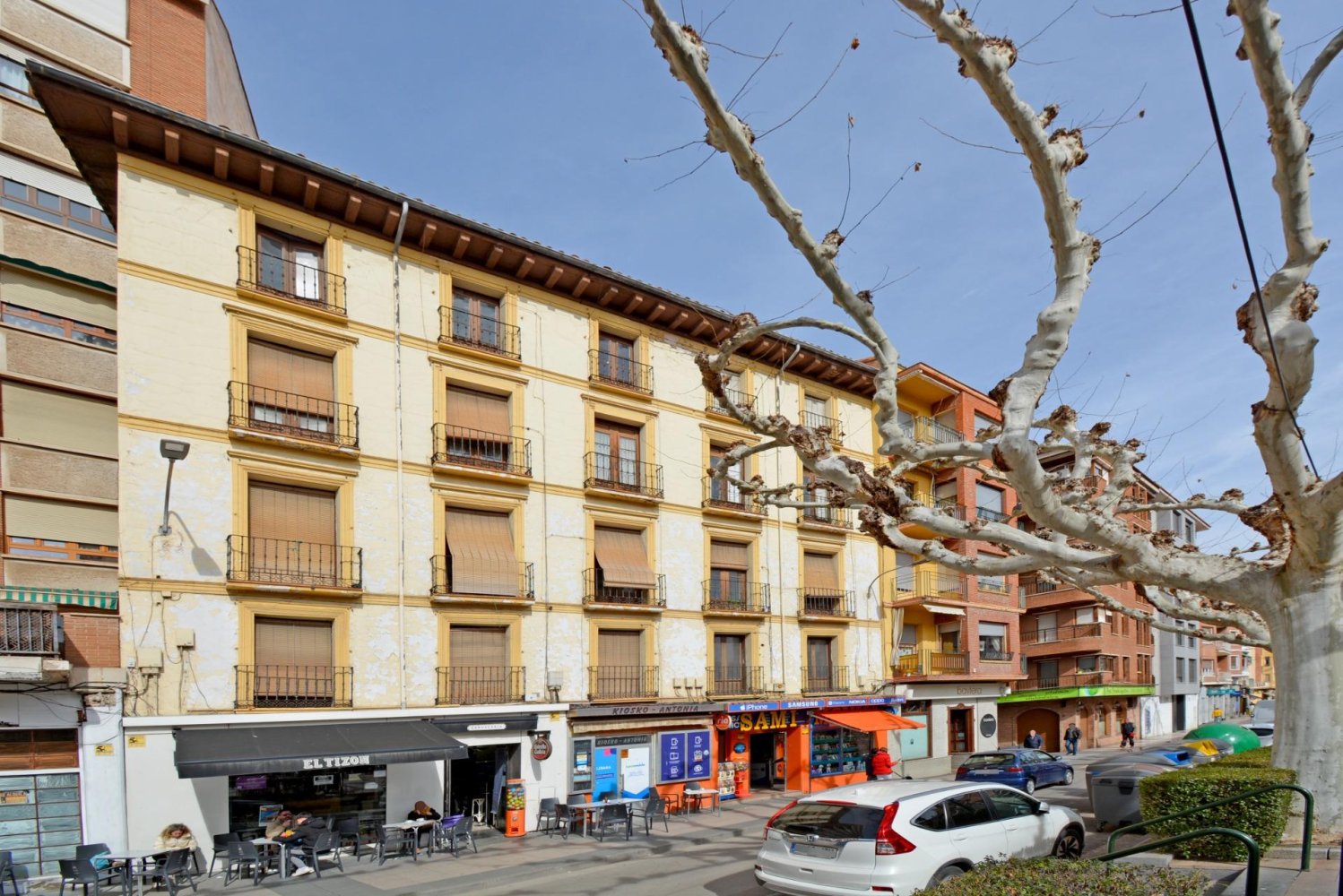 1048m² Building in Calatayud, Spain No. 64889