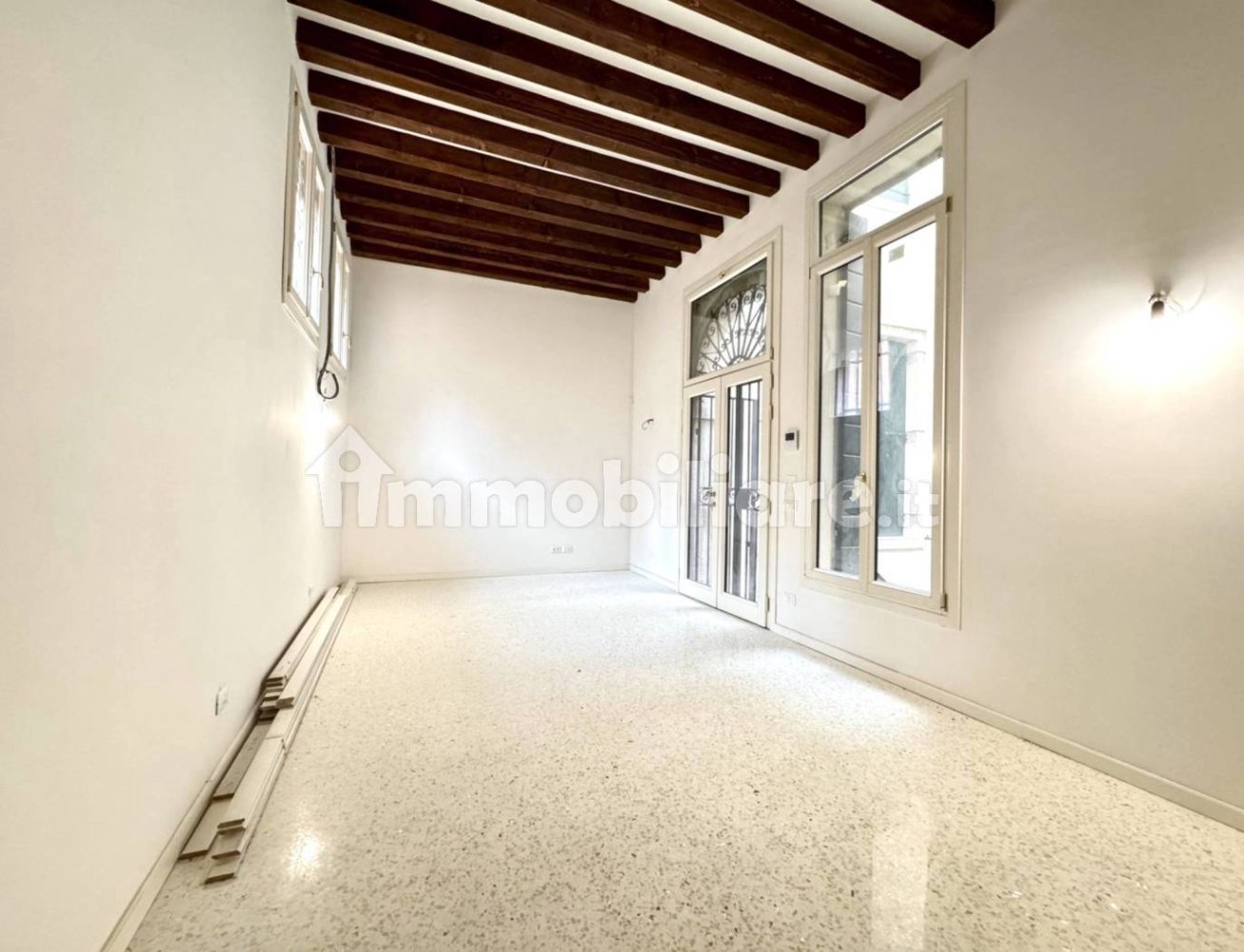 2 bedrooms Apartment in Venice, Italy No. 112722