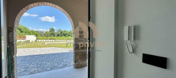 5 bedrooms House in Felgueiras, Portugal No. 37775 9