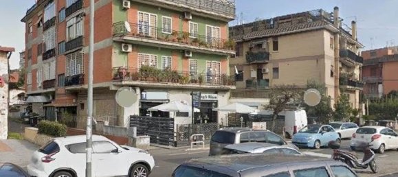 4 rooms Apartment in Rome, Italy No. 45561 2