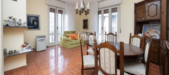 2 bedrooms Villa in Pozzuolo Martesana, Italy No. 291183 2