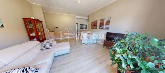 Apartamento T2 em Rovello Porro, Italy N.º 268461 2