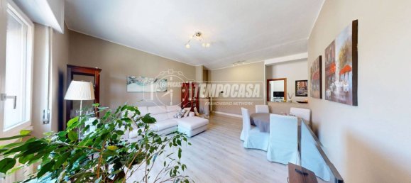 Apartamento T2 em Rovello Porro, Italy N.º 268461 3