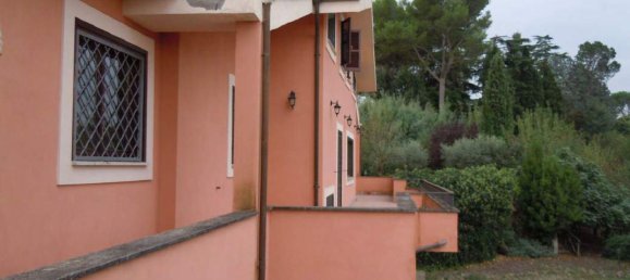 14غرفة منزل في Castelnuovo di Porto, Italy رقم 14561 44