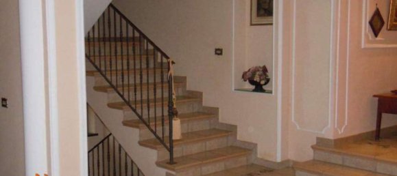 14غرفة منزل في Castelnuovo di Porto, Italy رقم 14561 6